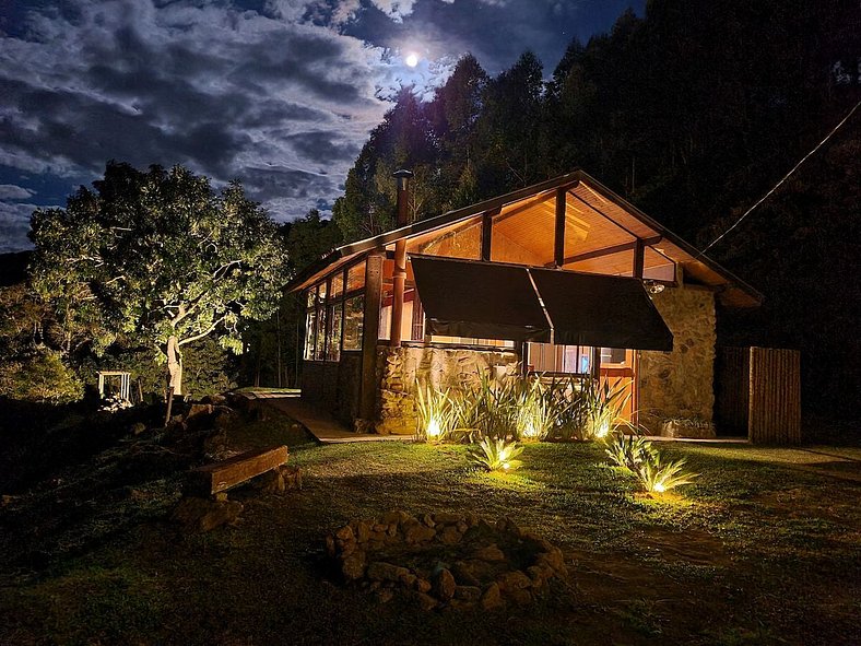 Linda Casa com Vista Panorâmica (Casa Pedra)