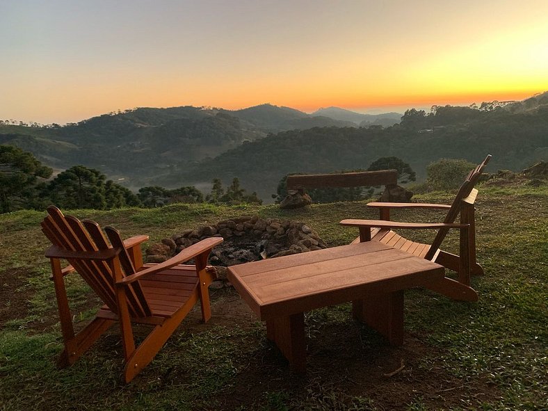 Linda Casa com Vista Panorâmica (Casa Pedra)