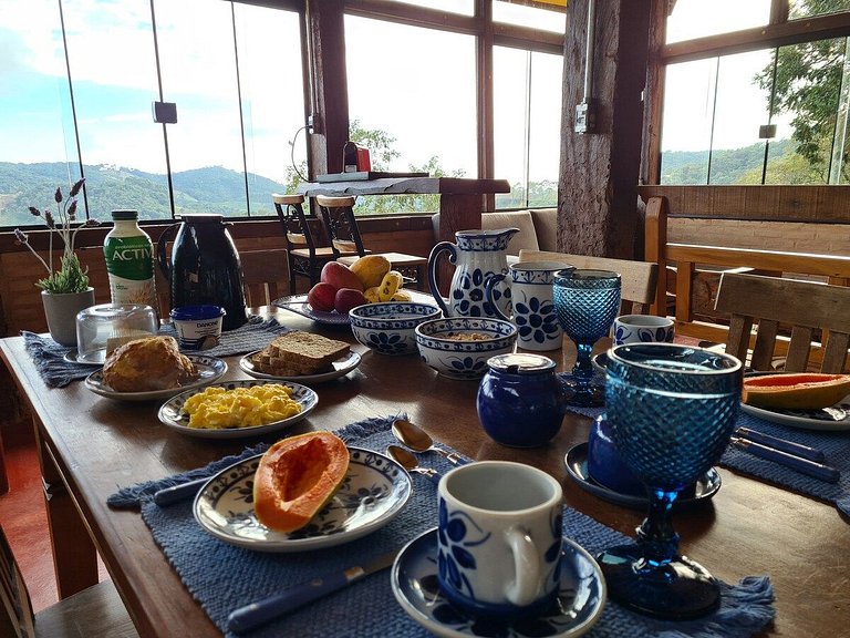 Linda Casa com Vista Panorâmica (Casa Pedra)