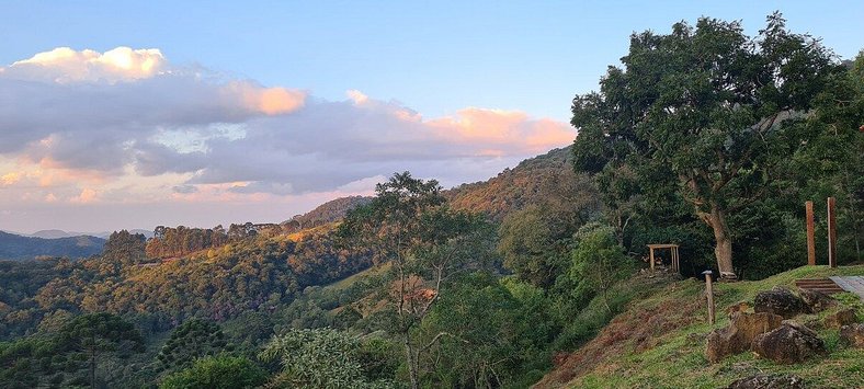 Linda Casa com Vista Panorâmica (Casa Pedra)