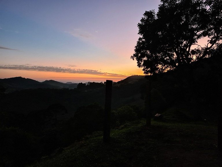 Linda Casa com Vista Panorâmica (Casa Pedra)