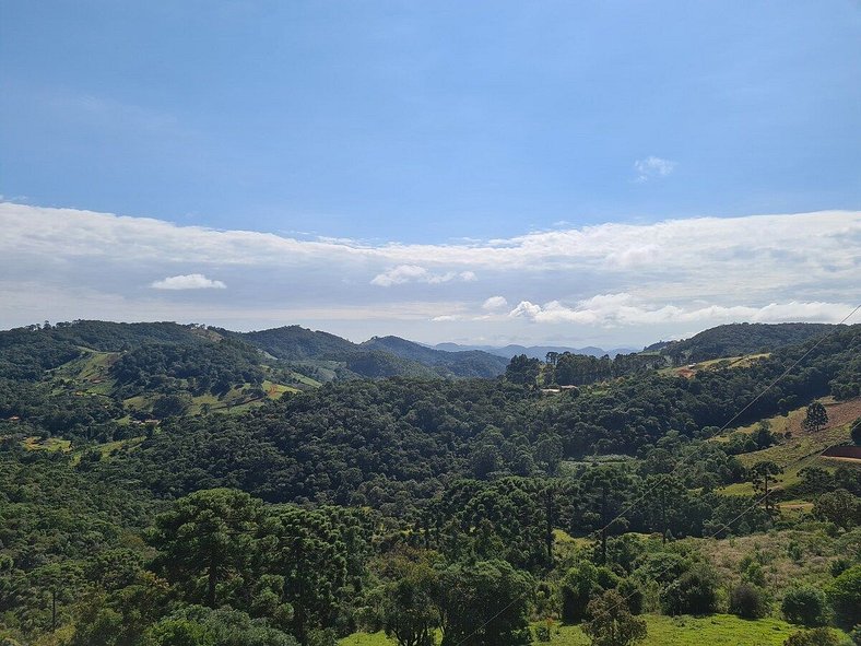 Linda Casa com Vista Panorâmica (Casa Pedra)