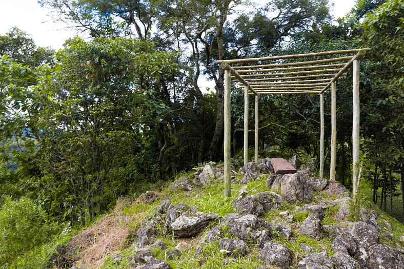 Linda Casa com Vista Panorâmica (Casa Pedra)