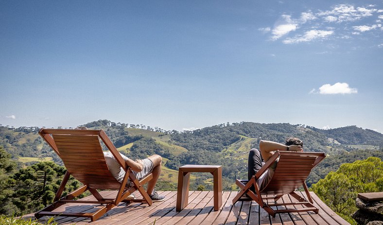 Linda Casa com Vista Panorâmica (Casa Pedra)