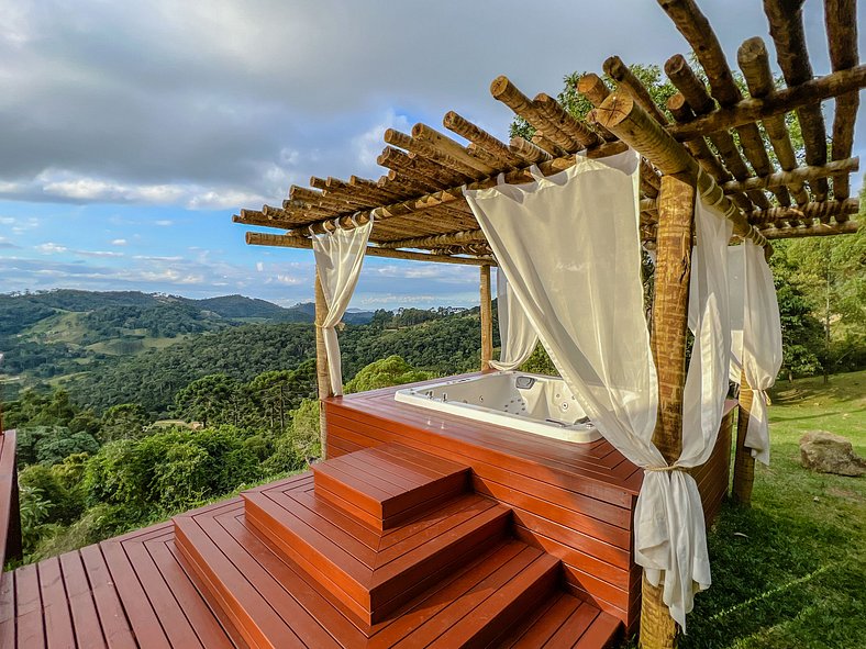 Linda Casa com Vista Panorâmica (Casa Pedra)