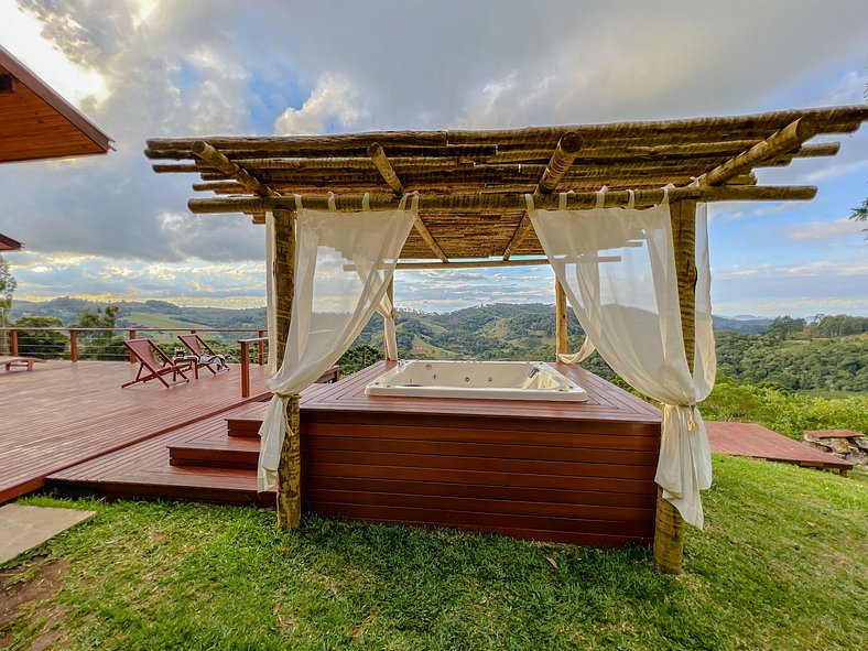 Linda Casa com Vista Panorâmica (Casa Pedra)