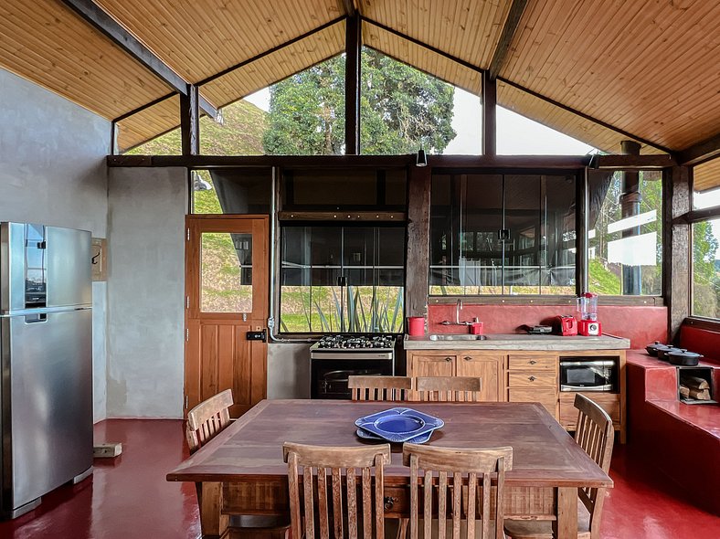 Linda Casa com Vista Panorâmica (Casa Pedra)