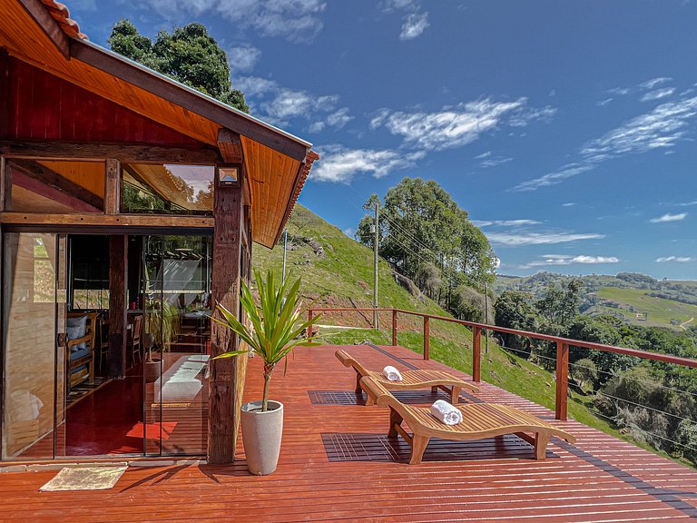 Linda Casa com Vista Panorâmica (Casa Pedra)