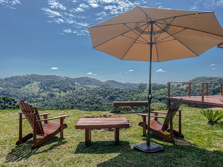 Linda Casa com Vista Panorâmica (Casa Pedra)