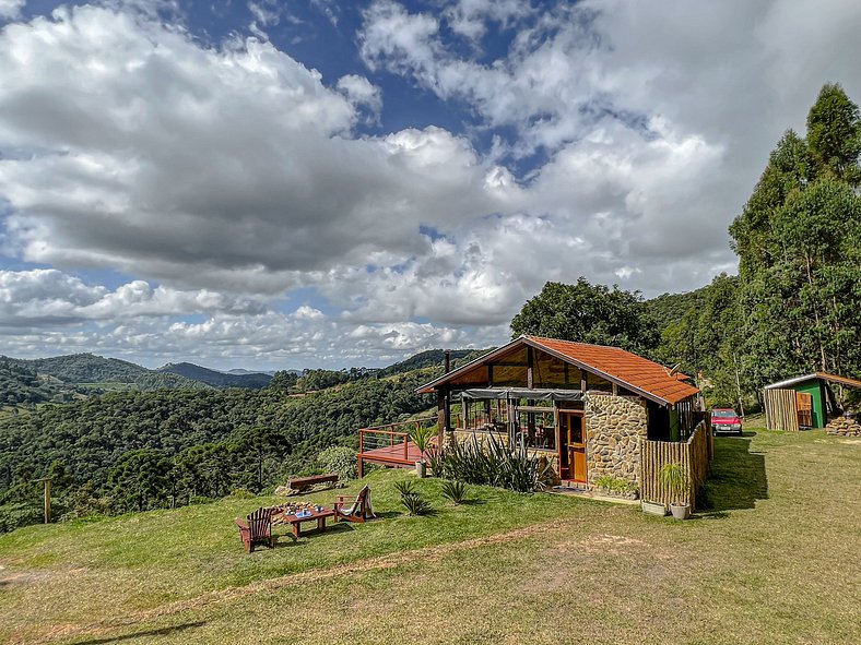 Linda Casa com Vista Panorâmica (Casa Pedra)